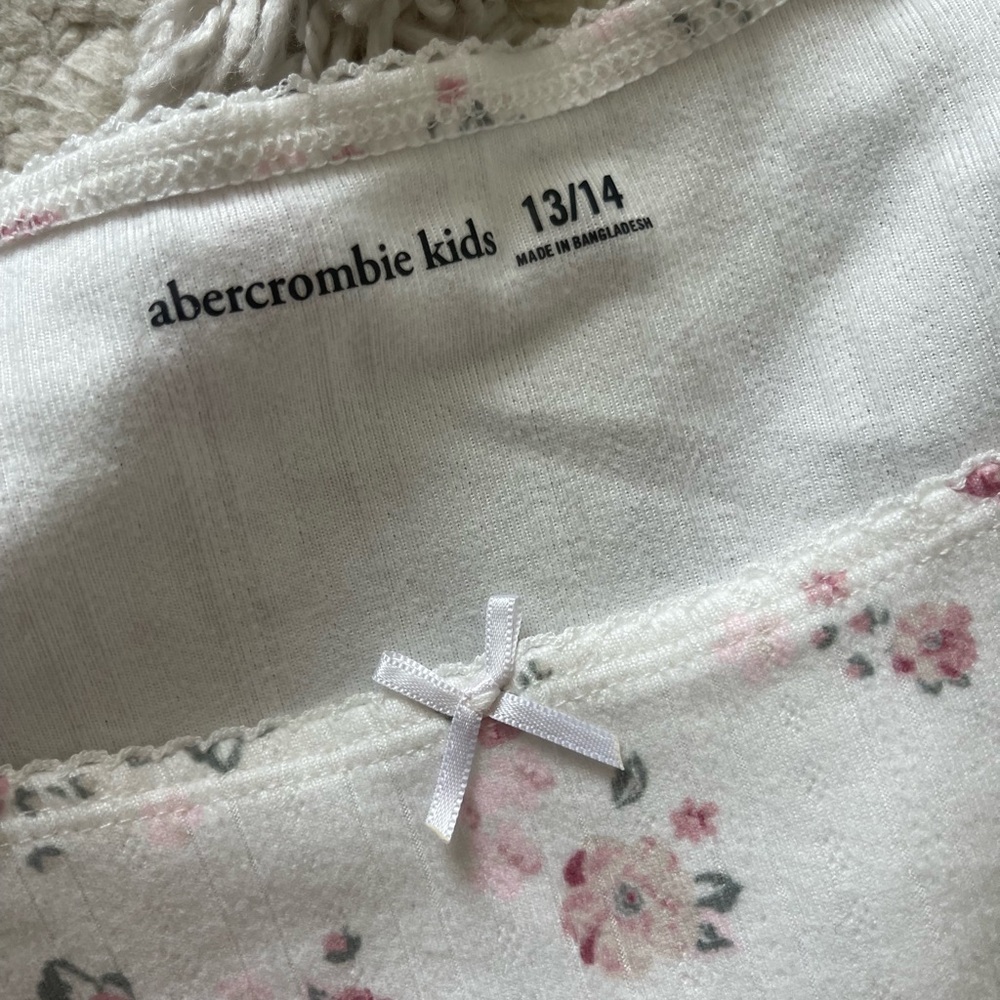 abercrombie kids White Floral Short Sleeve Tee with Pink Rose Print - Picture 6 of 6